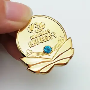 Custom luxury 3d golden club lapel round pin metal id badge pin with Blue crystal for clothing labels custom metal crafts