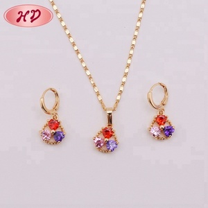 Diseño de trébol Artificial, joyería de oro de 22K, Dubái - Product Image 2