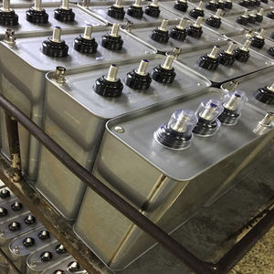 Fabricant chinois fournissant des condensateurs à film triphasés 358 µF <span class=keywords><strong>400V</strong></span> 18kvar pour boîtier de distribution d'énergie - Product Image 6