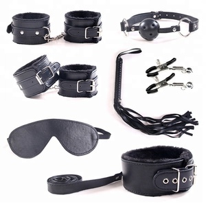 Érotique Positionnement Bandage 7 pcs/ensemble Faux En Cuir Fétiche Retenue Bondage Kit Fouets Menottes Collier - Product Image 3