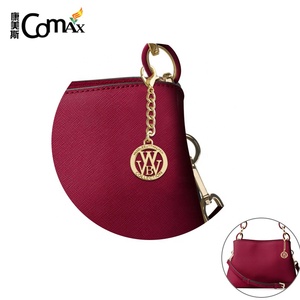 Étiquette de <span class=keywords><strong>sac</strong></span> personnalisée de 1 pouce en forme de cercle d'or avec logo en métal creux avec chaîne et fermoir <span class=keywords><strong>pour</strong></span> sacs <span class=keywords><strong>à</strong></span> <span class=keywords><strong>main</strong></span> - Product Image 3