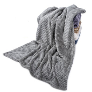 Plaid couverture double face en peluche <span class=keywords><strong>chaude</strong></span> taille personnalisée tricoté 100% polyester corail polaire couverture usine chine - Product Image 3