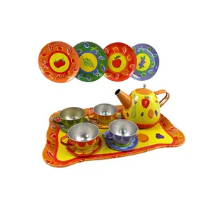 Colorful Fruit Tin Tea Party SetためKids Metal TeapotとCups Kitchen Playセット