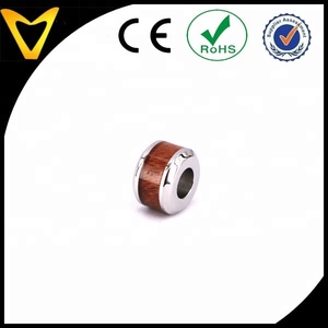 En Titane sur mesure Résultats En Acier Avec Incrustation En Bois Biseauté Bords Pendentif En Acier/Perles - Product Image 3