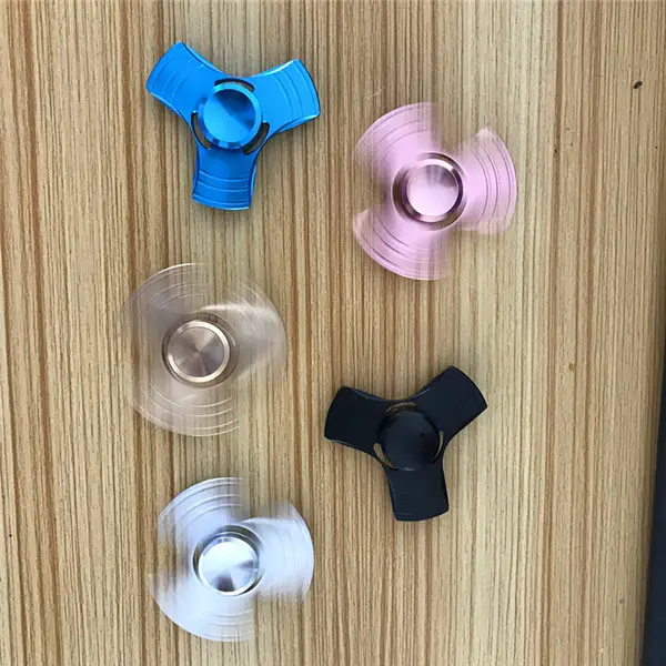 New arrival relieve stress finger toy metal fidget spinner