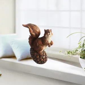Estatua animal resina personalizada importación ardilla jardín adornos resina jardín muebles al aire libre