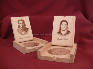 Placa de madera plegable con lámina de metal en relieve - Product Image 6