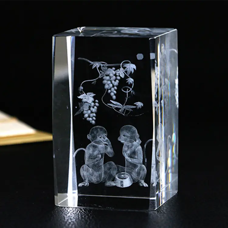 Wirtschaftliche kundenspezifische design 3d lasergravur glaswürfel stein