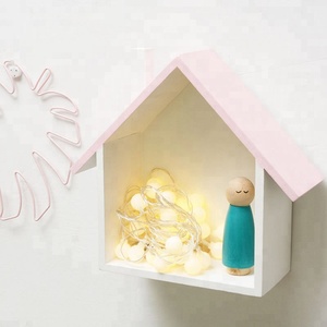 Estante de Decoración de Pared de Madera con Forma de Casa con Chimenea <span class=keywords><strong>para</strong></span> Habitación Infantil - Product Image 1