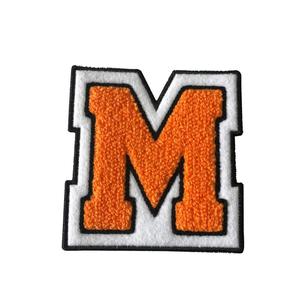Tuỳ Chỉnh M Chenille Thư Patch Cá Nhân Polyester Thêu Khăn Chenille Các Bản Vá Lỗi Chữ - Product Image 2