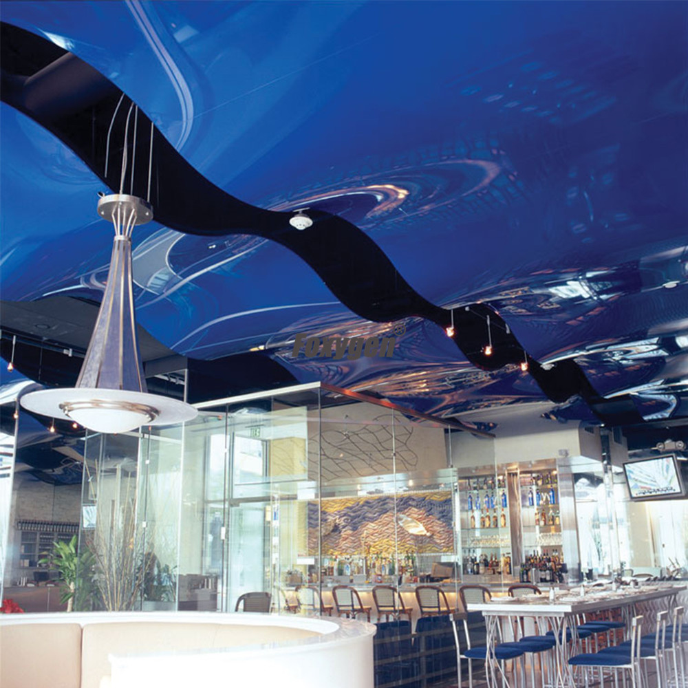 Soffitto teso lucido