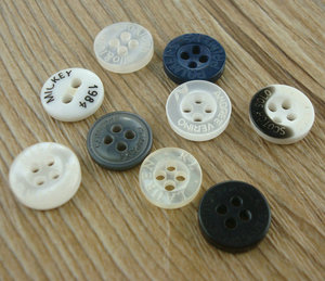 Nút nhựa polyester trong suốt 2/4 lỗ bán buôn, dùng cho áo sơ mi - Product Image 5