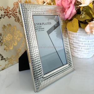 Khung Ảnh Thủy Tinh Trang Trí Kim Loại Mạ Bạc Broadside - Product Image 2