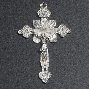 Crucifix catholique personnalisé en usine, <span class=keywords><strong>croix</strong></span> à bord évasé, crucifix papal, chapelet en métal, crucifix catholique - Product Image 2