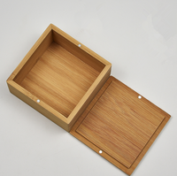 Petite boîte en bois avec serrure magnétique