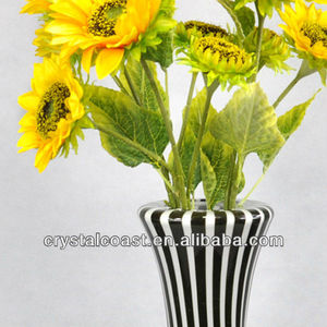 Vases en verre hauts noirs et blancs en gros pour restaurant - Product Image 4