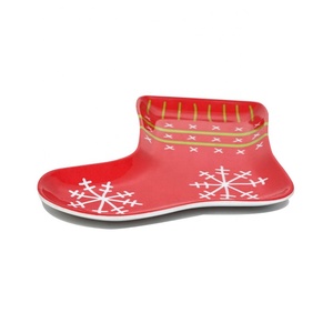 La familia de Navidad de vajilla de melamina de plástico Santa calcetín forma placa con nieve - Product Image 2