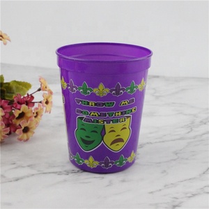 Taza de plástico translúcido naranja neón de 16oz para estadio - Product Image 5