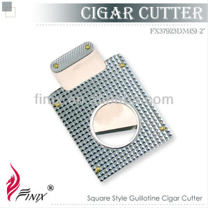 Cortador de fumar Premium de guillotina de alta calidad Accesorio de cigarros preciso para perforar perfectamente los cigarros - Product Image 6