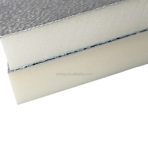 Pannello Isolante Termico in Schiuma PIR di Poliisocianurato Bianco con Barriera Antiumidità e Foglio di Alluminio Riflettente per Tetti - Product Image 1