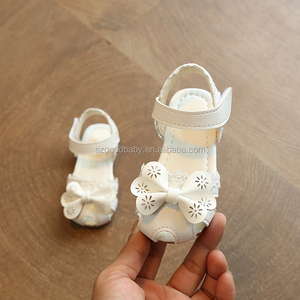 I più nuovi <span class=keywords><strong>sandali</strong></span> per bambini con fiori adorabili di design taglia 2 <span class=keywords><strong>sandali</strong></span> per bambini da ragazza - Product Image 2