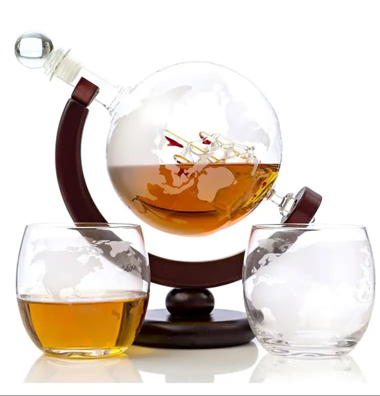 Amazon Hot Selling Handmade 850ML Whiskey Globe Decanter inner with ship design With Wood Base with 2 cups