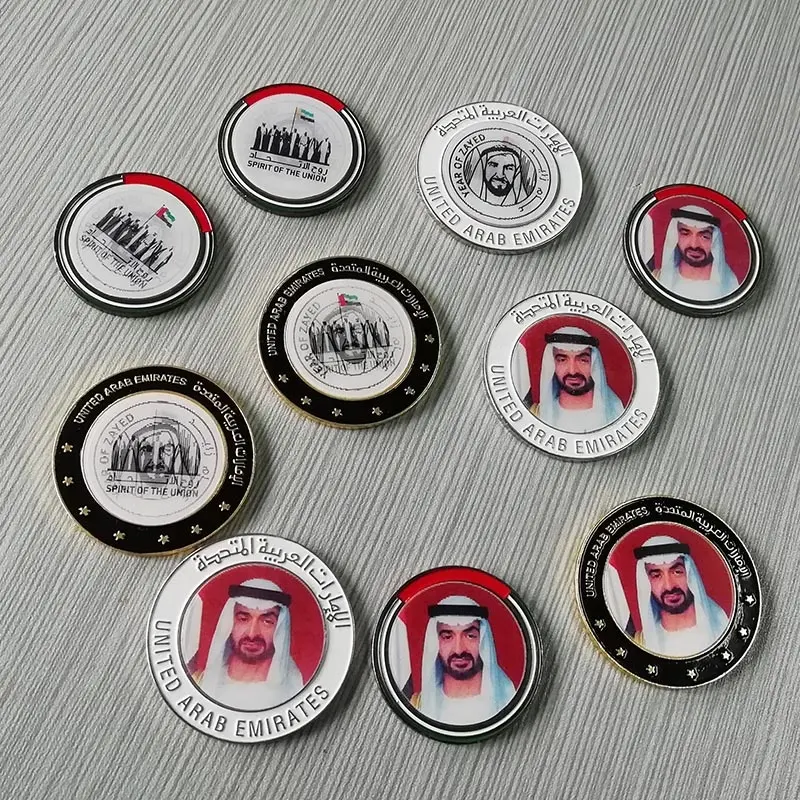 2018 o mais novo projeto da 47th dia nacional dos Emirados Árabes Unidos crachá esmalte macio duplo impressão mudam de cor