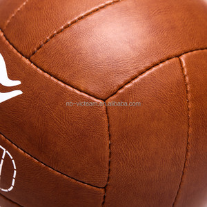 Balón <span class=keywords><strong>de</strong></span> Fútbol Retro <span class=keywords><strong>de</strong></span> Cuero Vintage Personalizado, Balón <span class=keywords><strong>de</strong></span> Fútbol Antiguo Marrón al por Mayor para Promoción - Product Image 6