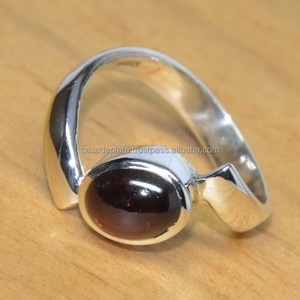 Cabochon de grenat rouge coupe ovale 925 bague de créateur en argent sterling faite à la main bande de bijoux classique de mode - Product Image 1