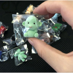 Petit Ours Mini PVC Flocage Figurine Décoration Promotionnel En Plastique Miniature avec Texture Unique pour La Décoration Intérieure - Product Image 2