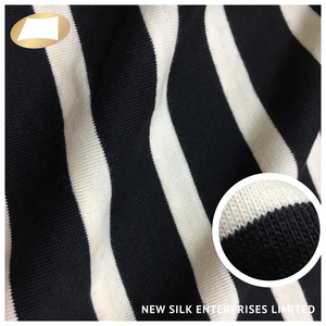 Tela de punto jersey sencillo a rayas teñida con hilo blanco y negro, 100% rayón, 30s, para camisa a rayas - Product Image 5