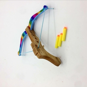 Fábrica venta al por mayor niños deportes al aire libre juego de madera arma Ballesta de juguete - Product Image 1