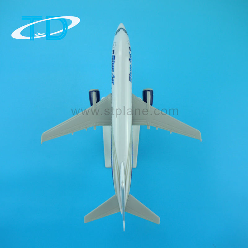 Boeing 737-400 1/200 Scale Plastic Model Plane – Business Gift