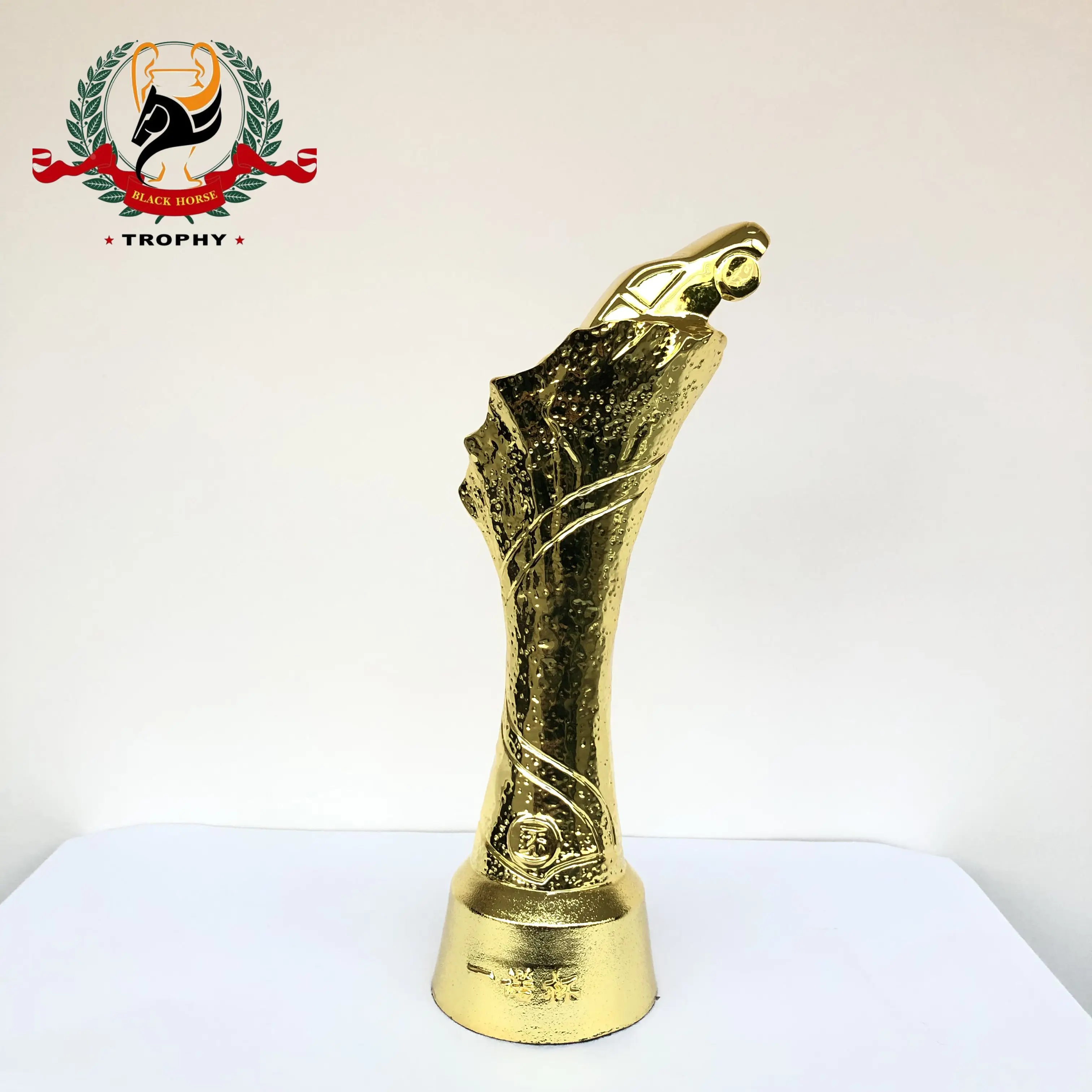 Custom Trophies Europe Style Metal Ornament Car part Trophy Award