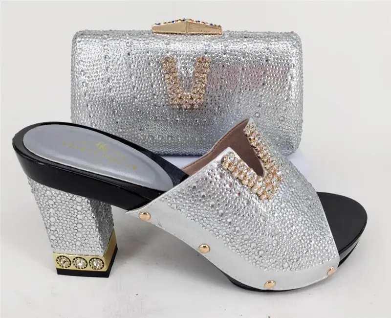 Newest Fashion Silver Shoes And Bag African Sets Nigerian Women Wedding Shoes With Bag Set Decorated With Crystals Party Pumps