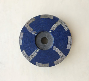 Disque de meulage diamanté à segments de 4 pouces, rempli de résine, pour le marbre, le quartz, le granit et les pierres artificielles. - Product Image 6
