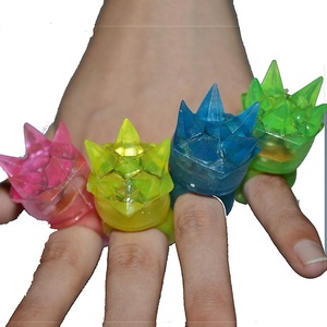 Lampu LED untuk acara Halloween, cincin jari LED, lampu Spike Bintang karet - Product Image 1