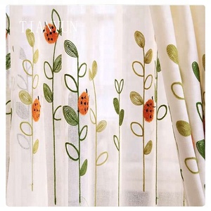 <span class=keywords><strong>Tenda</strong></span> con sfondo bianco pronta per montaggio a soffitto con occhiello ricamato bianco con stampa floreale pannello <span class=keywords><strong>tenda</strong></span> da soggiorno - Product Image 2