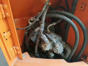 Excavatrice sur chenilles Hitachii ZX75US d'occasion, 7 tonnes, moteur Isuzu, composants principaux PLC - Product Image 6