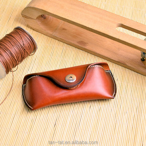 Étui de lunettes de soleil en cuir, porte-lunettes en vogue Tan - Product Image 6