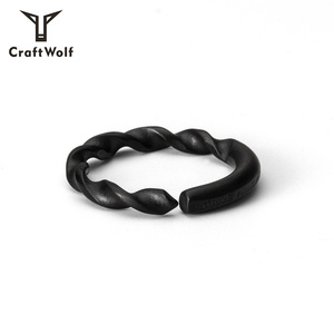 <span class=keywords><strong>Bague</strong></span> minimaliste Craft Wolf en acier inoxydable 316 pour femmes, <span class=keywords><strong>gravure</strong></span> personnalisée, production en petites séries, vente en gros, design unique - Product Image 2