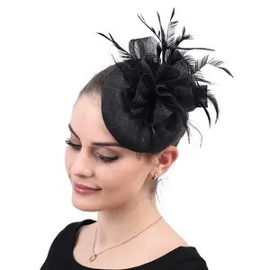 高品质的复古黑色女性 Sinamay 帽子与羽毛