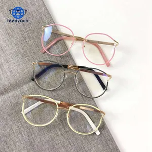 Personality Cat目WomenのSpectacles Frames Clear Fashion Optical Glasses Frame Female Cool Cat Eye Eyeglasses MenのEyewear