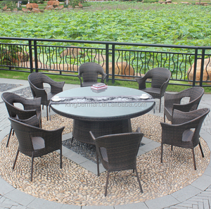 Ensemble <span class=keywords><strong>de</strong></span> <span class=keywords><strong>table</strong></span> à manger <span class=keywords><strong>de</strong></span> patio en rotin rond <span class=keywords><strong>de</strong></span> conception traditionnelle avec 8 chaises <span class=keywords><strong>et</strong></span> <span class=keywords><strong>parasol</strong></span> pour <span class=keywords><strong>jardin</strong></span>, cour ou hôtel, mobilier d'extérieur - Product Image 5