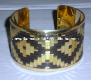 Manchettes en laiton de conception de noir et d'or de prix de gros faits sur commande - Product Image 2