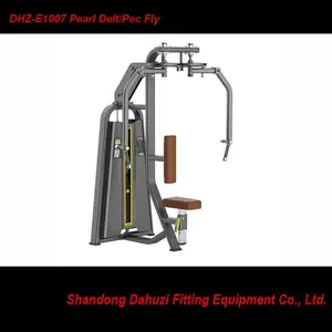 Interior de formación comercial maquinaria- ejercicio deltoides- perla delt/volar de pec