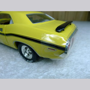 Modellino <span class=keywords><strong>Auto</strong></span> da Corsa 1:24 Dodge Challenger RT in Metallo Pressofuso per Collezionisti - Product Image 3