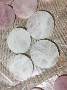 Sottobicchiere in Cristallo di <span class=keywords><strong>Quarzo</strong></span> <span class=keywords><strong>Rosa</strong></span> Rotondo Quadrato con Bordo Dorato - Product Image 5