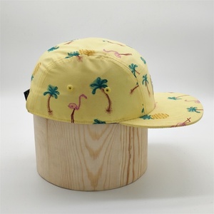 Bán Buôn Tùy Chỉnh Thiết Kế Dệt Logo Vàng Dứa Tất Cả Trên In Ấn 5 Bảng Điều Chỉnh Trại Cap, Chất Lượng Cao Phẳng Vành <span class=keywords><strong>Camper</strong></span> <span class=keywords><strong>Hat</strong></span> - Product Image 4