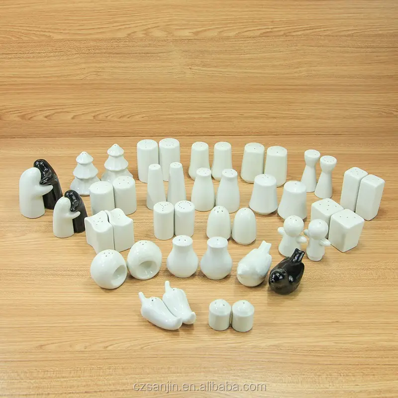 Custom unique New arrival FACTORY OUTLET OEM animal shaped white ceramic spice salt and pepper shakers set